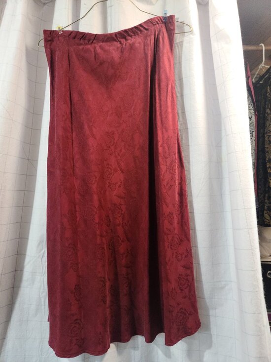 Karin Stevens Petites Skirt and Top Red, Ladies size 8P - Picture 4 of 10